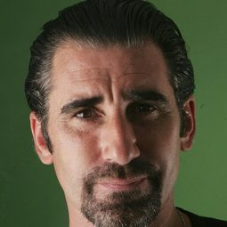 John Lynch 飾演 Padhar McAliskey