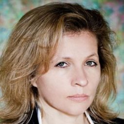 Éva Ionesco - When I'm a Star演員 飾演Alice