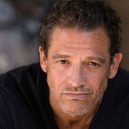 Davee Youngblood 飾演 Tyler