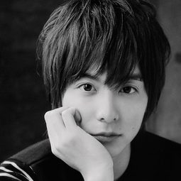 小池 徹平 飾演 