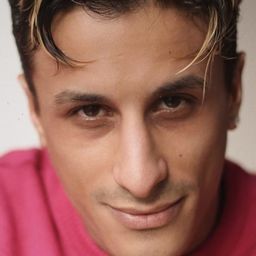 法立德貝查拉 飾演 Reno