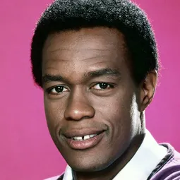 凱文·彼得·霍爾 飾演 Self