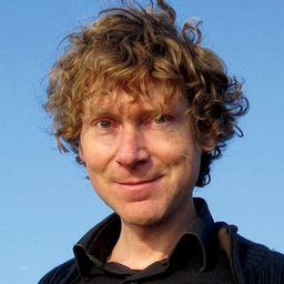 Clive Oppenheimer 飾演 Self - Volcanologist