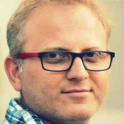 Naresh Kathooria - 喂，寶珍先生？2編劇