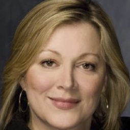 Laurie Paton 飾演 Ava's Mother