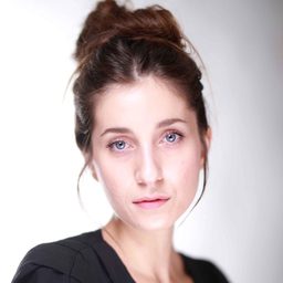 Martina Querini - 真情一線牽演員 飾演Nurse