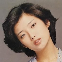 山口百惠 飾演 Aoi Tsuda