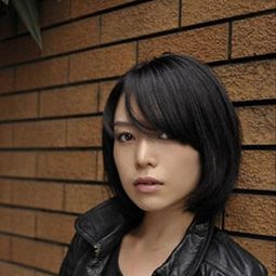 大竹 都々美 - 金絲雀演員 飾演Kozue