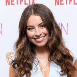 夏綠蒂·喬丹 飾演 Gaby Grant