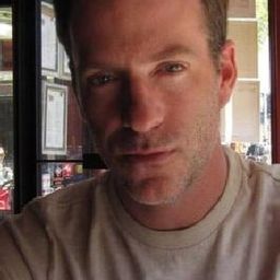 Neil Girvan 飾演 Guard 1