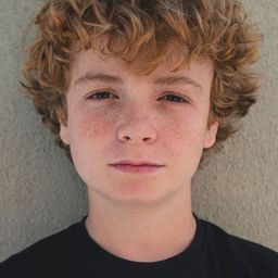 Kayo Martin 飾演 Jake