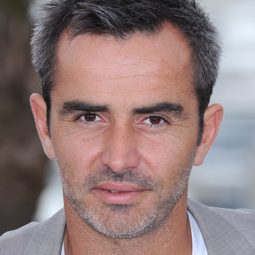 Arnaud Henriet - Do Not Disturb演員 飾演Léo