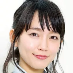 吉岡里帆 飾演 Reiko Kujirai