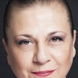 古妮絲·哈亞特 - 大喜之夜演員 飾演Füsun