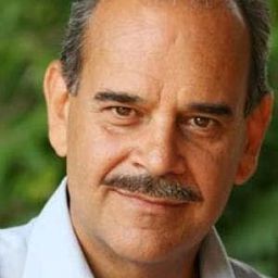 Carlo Cartier 飾演 Nicola Morace