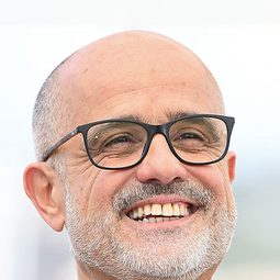 Daniel Arcucci 飾演 Self, sport journalist (archive footage)