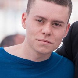 馬修·路奇 飾演 Antoine