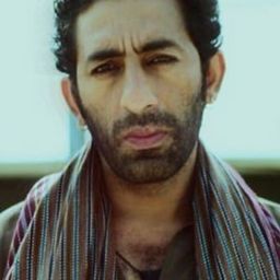 Adnan Shah Tipu 飾演 Ghorzang Khan