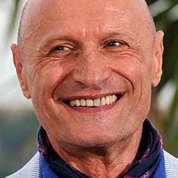 Dario Cantarelli 飾演 Flambert