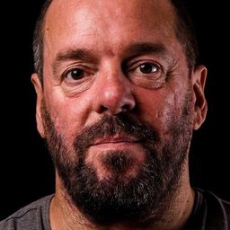 Matt Costello - Glasgow Girls演員 飾演Brian