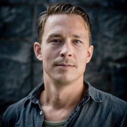 Oscar Töringe 飾演 Abbe