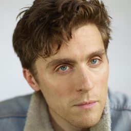 傑克·法爾辛 飾演 