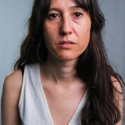 蘇菲艾斯林 飾演 Mrs. Iqbal