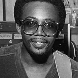 Bernard Edwards 飾演 