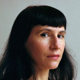 Laure Giappiconi 飾演 Eugénie