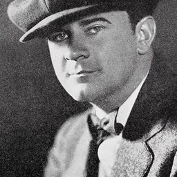 Eddie Gribbon 飾演 Mac Dougal