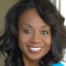 Chantell D. Christopher 飾演 Mrs. Bowman