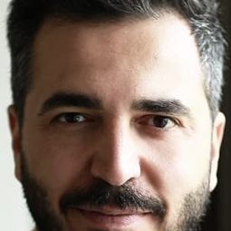 Serkan Tastemur 飾演 Gunter