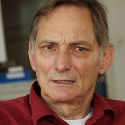 克里斯多福·哈佛瑞特 飾演 Maj. Gen. Bruno Botta