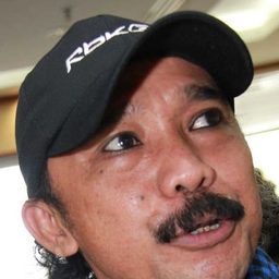 Opie Kumis 飾演 Rojali