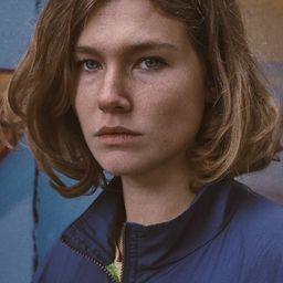 Clemence Trocque 飾演 Lipstick Twin