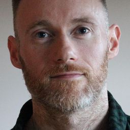 Colin Thornton - 四個阿媽搞邊科編劇