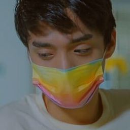 Iyo Canlas 飾演 Paul