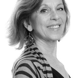 Nicola Lipman 飾演 Valerie