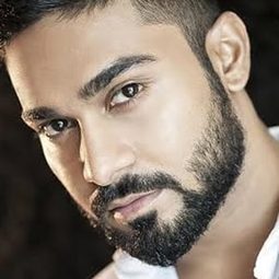 Salman Yusuff Khan 飾演 Rocky