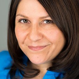 Myrna Cabello - 拼圖情緣演員 飾演Maria