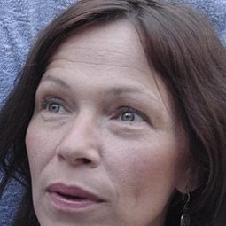 Gabriela Daniell 飾演 Alejandra Sandoval