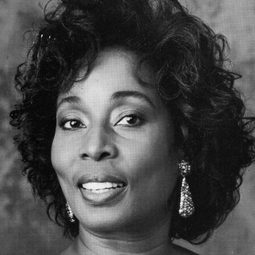 瑪姬·辛克雷 - 上錯床演員 飾演Dr. Williams