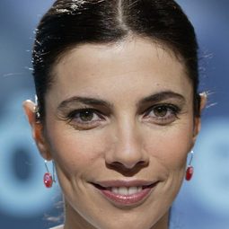 瑪莉貝爾·維杜 飾演 Aurora