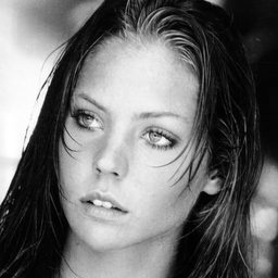 Carole André 飾演 Esmeralda, Brothel Prostitute