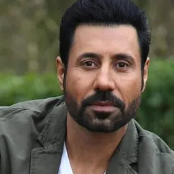 Binnu Dhillon 飾演 Dev's Brother