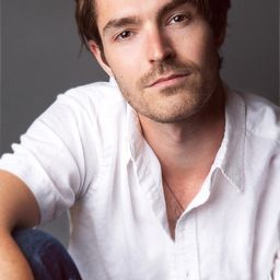 Tyler Schnabel 飾演 Himself