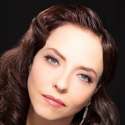 Juliet Landau - Monster Mutt演員 飾演Natalya