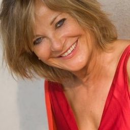 Lucia Vasini 飾演 Infermiera Ada