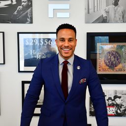 德馮·富蘭克林 飾演 Josiah