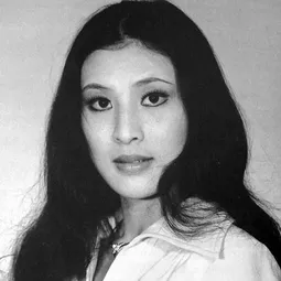 艾蒂 飾演 Old General's concubine